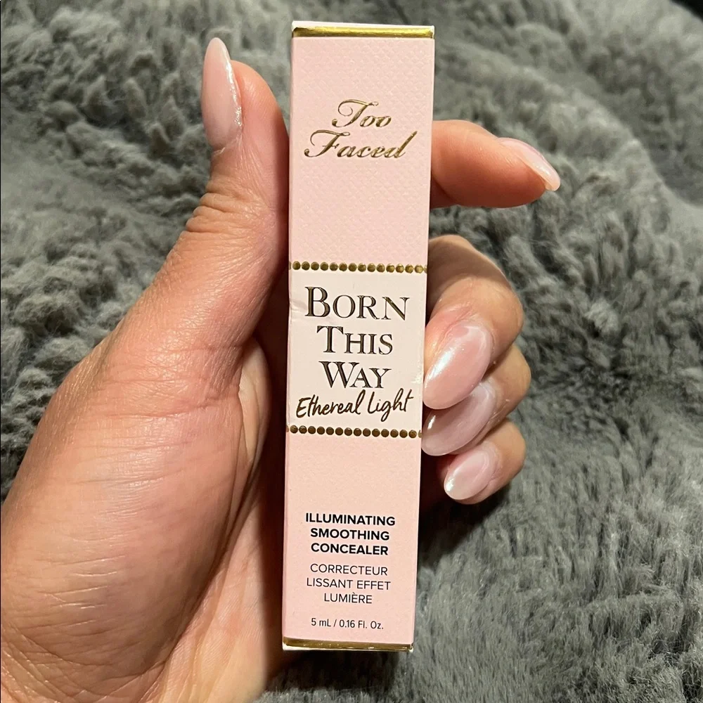 TOO FACED Born This Way Ethereal Light Illuminating Smoothing Concealer